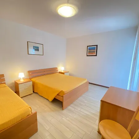 Blu * リニャーノ・サッビアドーロ